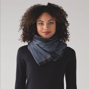 Lululemon Vinyasa Scarf/Shawl